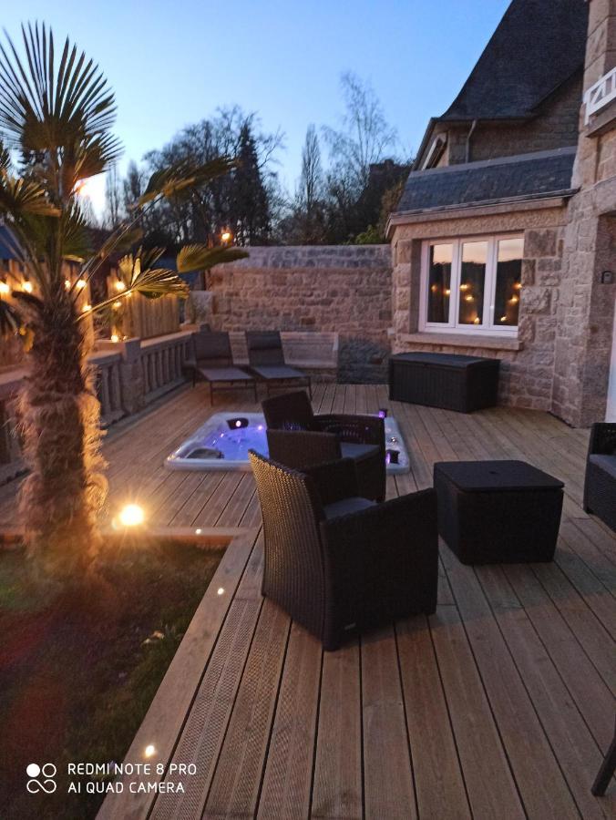 Luxueuse Villa au pied du château Dinan Exterior foto